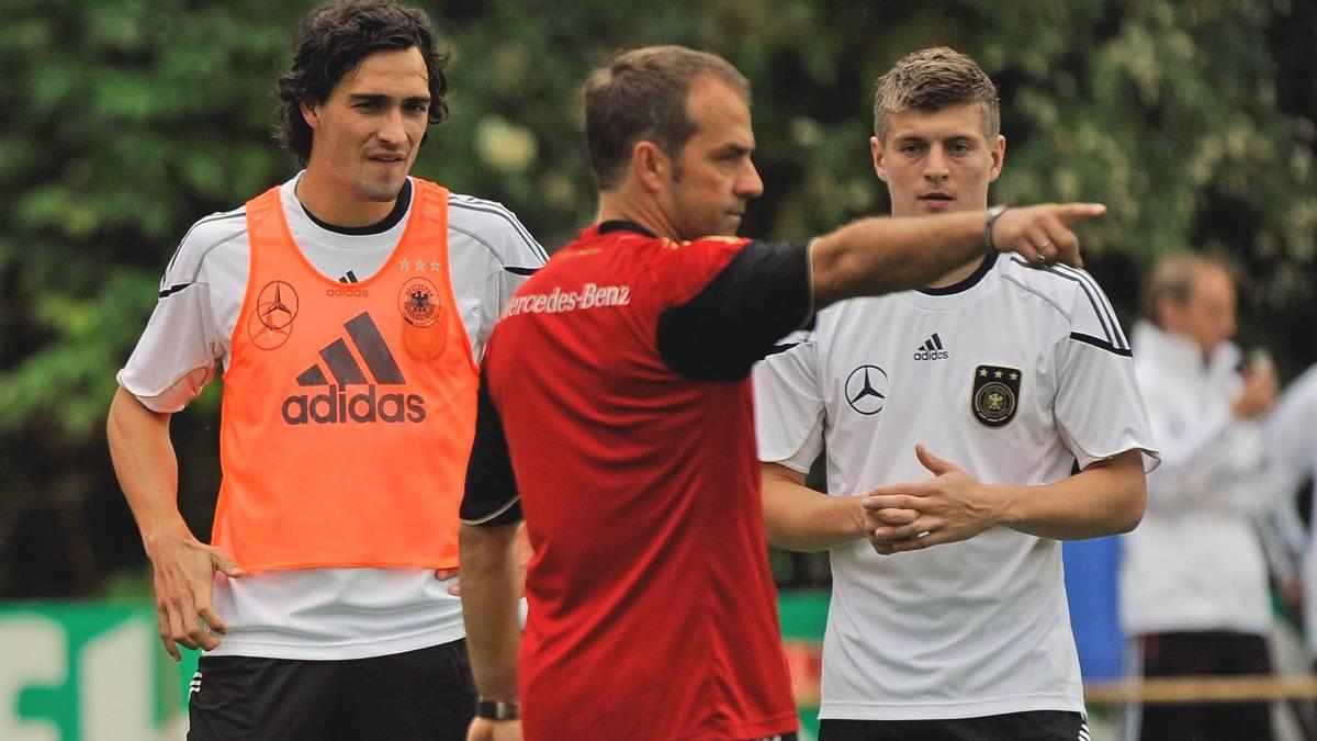 Kroos: Dưới thời Flick, nếu bạn đến muộn ba phút, bạn sẽ bị đuổi khỏi đội hình, điều này là không thể ở Real Madrid