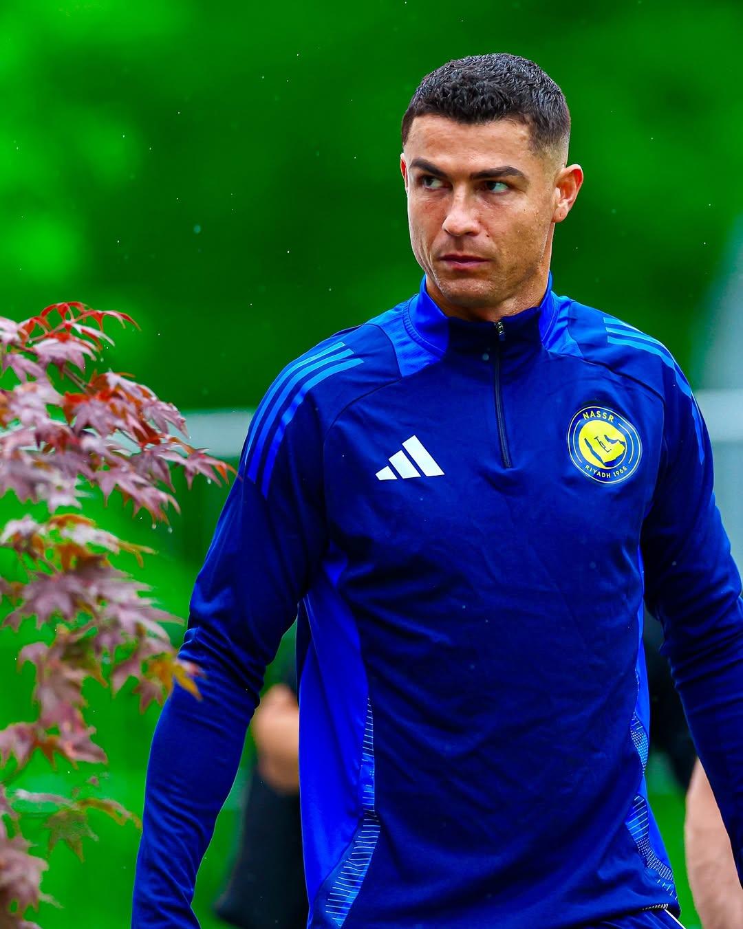 Ronaldo chia sẻ ảnh tập luyện: Nhìn về tương lai, chúng tôi sẽ nỗ lực hết mình!