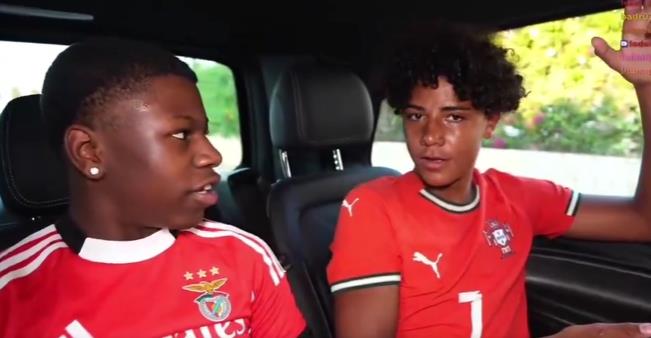 Yamal giỏi hơn Ronaldo? Ronaldo thu nhỏ: Giờ thì giỏi hơn rồi, nhưng vẫn chưa giành được danh hiệu nào cả