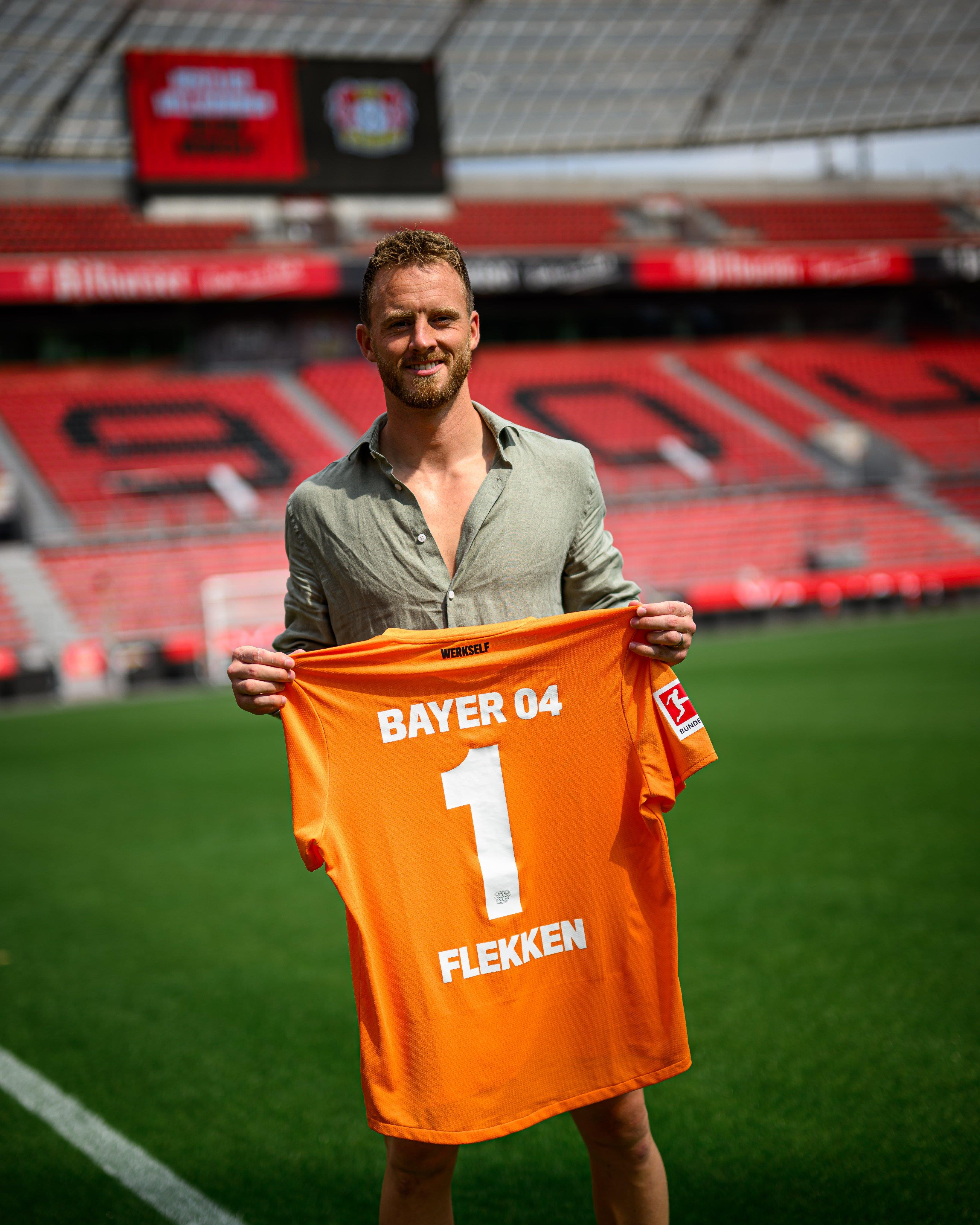 Chính thức: Thủ môn mới Flecken sẽ mặc áo số 1 của Bayer Leverkusen trong mùa giải mới
