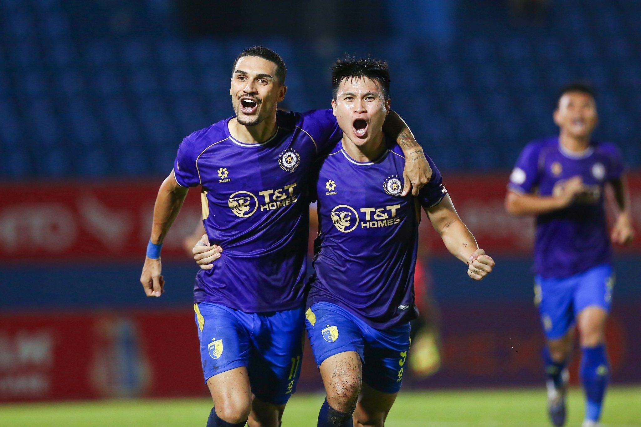 HLV Kewell đề nghị tạm dừng trận đấu giữa Hà Nội và Bình Dương HLV Kewell đề nghị tạm dừng trận đấu giữa Hà Nội và Bình Dương