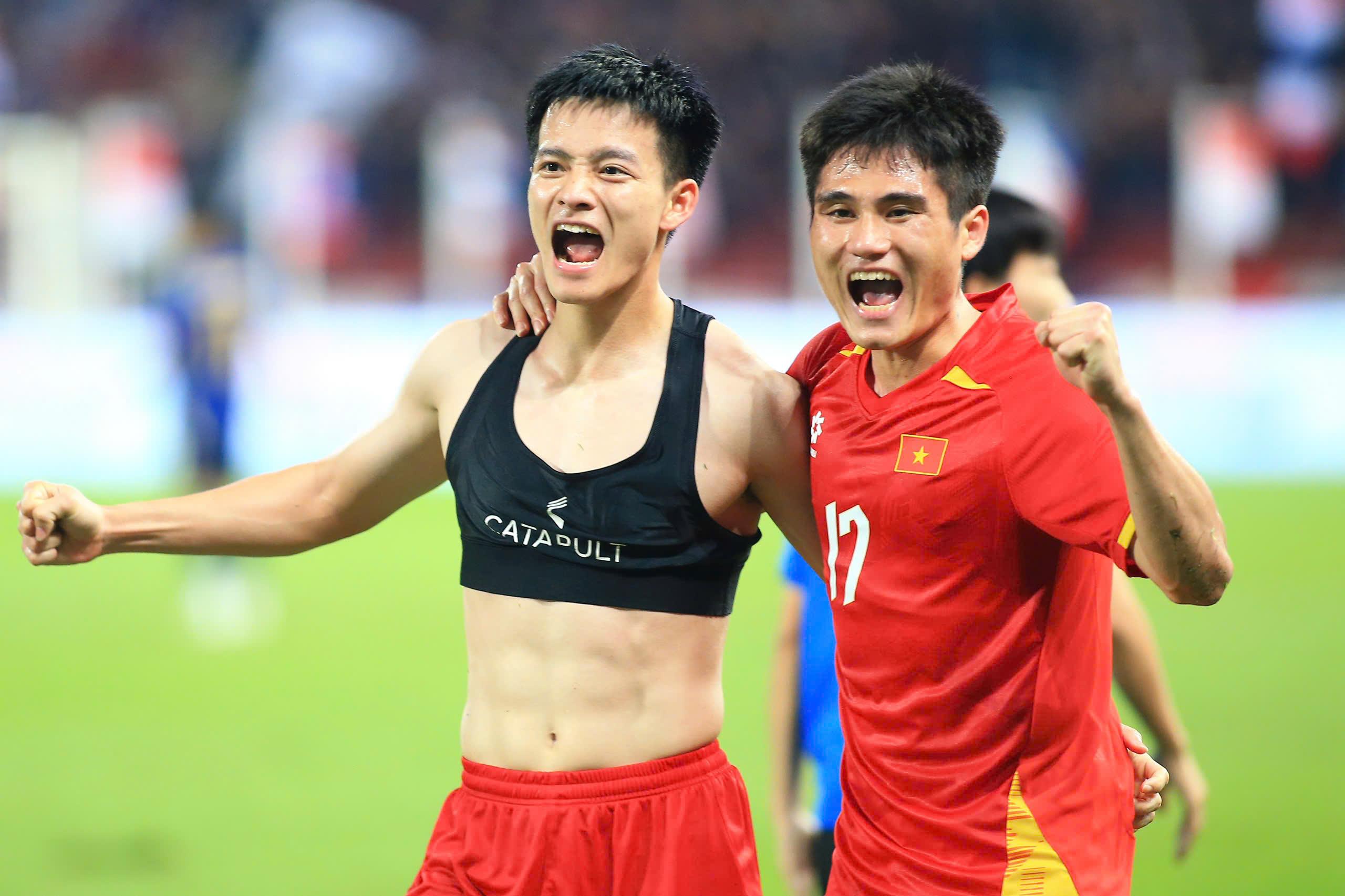 HLV Kim Sang Sik chào đón át chủ bài trở lại 1